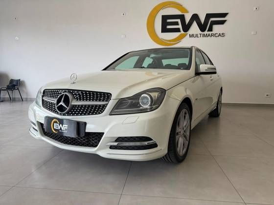 MERCEDES-BENZ C 200 1.8 CGI AVANTGARDE 16V GASOLINA 4P AUTOMÁTICO MERCEDES-BENZ C 200 1.8 CGI AVANTGARDE 16V GASOLINA 4P AUTOMÁTICO